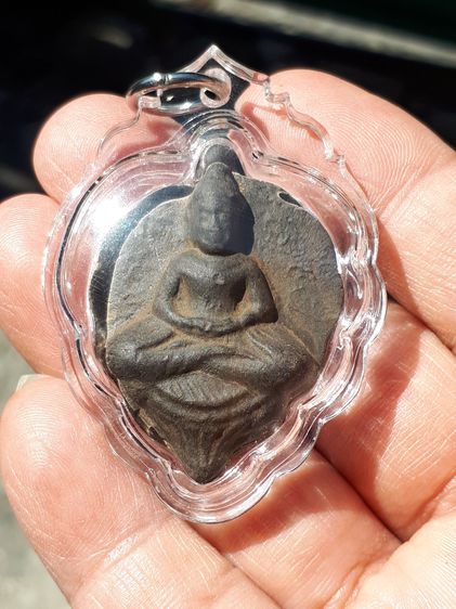 พระโพธิจักร หลังยันต์นะ หลวงพ่อลี วัดอโศการาม จ.สมุทรปราการ พิมพ์ใบโพธิ์ใหญ่ เนื้อว่านดำ ปี 2500 สวย สมบูรณ์ เก่า แท้ แปลก หายากมากๆ เลี่ยมพ รูปที่ 2