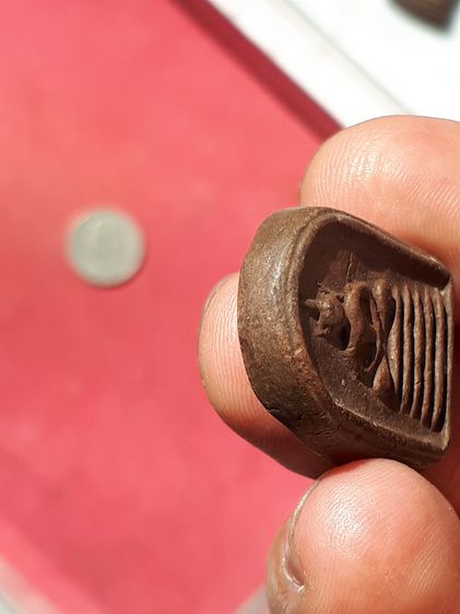 พระหลวงปู่บุญ พิมพ์สมเด็จฐาน ๕ ชั้น เข่าตุ่ม ตัดมน หูบายศรี หลังจาร เนื้อดิน หลวงปู่บุญ วัดกลางบางแก้ว จังหวัดนครปฐม ปี 2456 เนื้อมัน แน่น ม รูปที่ 6