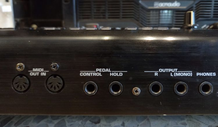 Roland Juno-D Limited Edition คีย์บอร์ด สภาพดี จำนวน 61 Keys ใช้งานได้ปกติ มีเสียงให้ปรับแต่งได้หลากหลาย เสียงดี ออก Stage ได้สบาย น้ำหนักดี รูปที่ 5