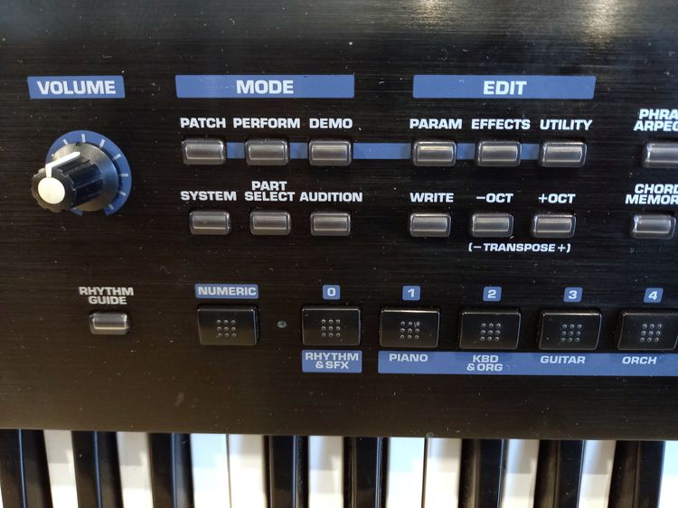 Roland Juno-D Limited Edition คีย์บอร์ด สภาพดี จำนวน 61 Keys ใช้งานได้ปกติ มีเสียงให้ปรับแต่งได้หลากหลาย เสียงดี ออก Stage ได้สบาย น้ำหนักดี รูปที่ 4