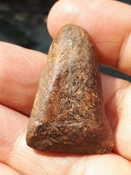 พระกรุ พิมพ์สมาธิ หลังอูม เนื้อดิน ผิวสองสี แห้ง มีคราบนวลดิน หนา อายุเป็น 100 ปี เก่า เดิมๆ สวยๆ ประกันความแท้ พระความสูง 1.5 นิ้ว ก้วาง 1 รูปที่ 2