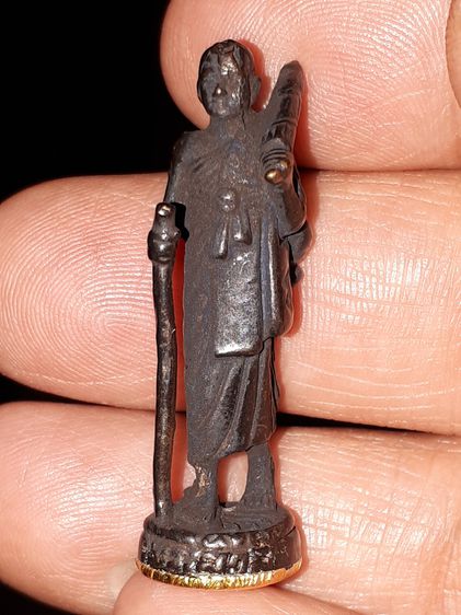 รูปหล่อพระสิวลี ก้นทองคำ ตอกโค็ดศาลา หลวงปู่ทิม ระยอง วัดละหารไร่ เนื้อโลหะ สูงประมาณ 3.8 ซม. สภาพสวยสมบูรณ์ เก่า แท้ แปลก หายาก รูปที่ 7