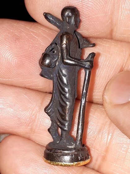 รูปหล่อพระสิวลี ก้นทองคำ ตอกโค็ดศาลา หลวงปู่ทิม ระยอง วัดละหารไร่ เนื้อโลหะ สูงประมาณ 3.8 ซม. สภาพสวยสมบูรณ์ เก่า แท้ แปลก หายาก รูปที่ 10