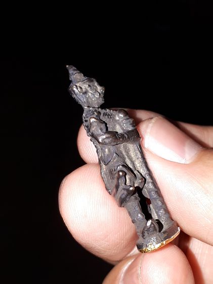 ท้าวเวสสุวรรณ ฐานทองคำ ตอกโค็ดศาลา 3 โค็ด หลวงปู่ทิม วัดละหารไร่ จังหวัดระยอง สภาพสวยสมบูรณ์ เก่า แท้ แปลก หายาก รูปที่ 7