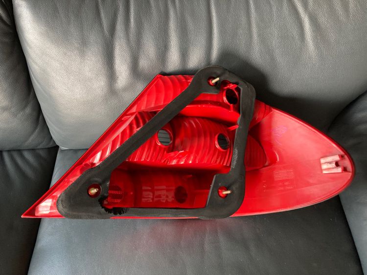 แผงวงจร ไฟท้าย ไฟเบรก CLK W209 ของแท้ Benz มือสอง สภาพดี  รูปที่ 3