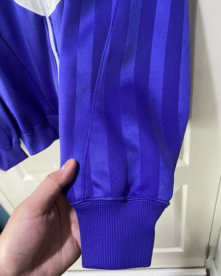 เสื้อวอร์มสีม่วงขาว แบรนด์ Asic  รูปที่ 4