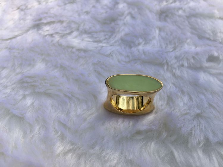 🛍️ ซื้อของทุกรายการ 👉 แถมฟรีเสื้อยืด 1 ตัว แหวนทองเหลืองแท้  ไม่ได้ชุบทอง ขัดเงาอย่างดี สไตล์หรู ดูแพง  รูปที่ 4