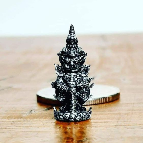 ท้าวเวสสุวรรณจิ๋ว เนื้อเงินรมดำ ครูบาอริยชาติ วัดแสงแก้วโพธิญาณ เชียงราย รูปที่ 3