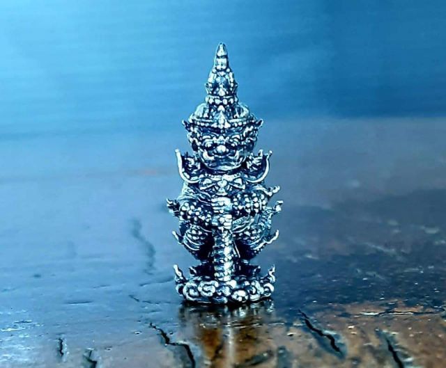 ท้าวเวสสุวรรณจิ๋ว เนื้อเงินรมดำ ครูบาอริยชาติ วัดแสงแก้วโพธิญาณ เชียงราย รูปที่ 6