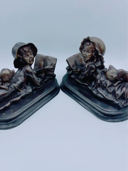 อื่นๆ Boy and Girl Plays With His Little Dog and Her Little Cat Bronze Statue 