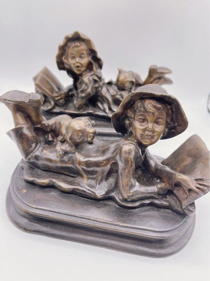 Boy and Girl Plays With His Little Dog and Her Little Cat Bronze Statue  รูปที่ 5