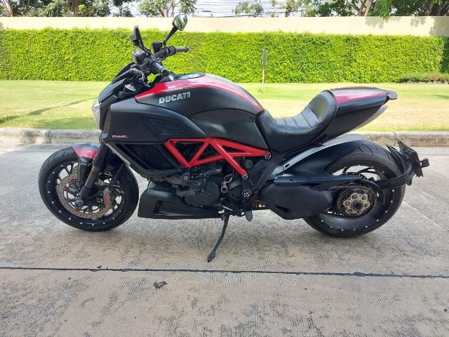 Ducati Diavel Carbon Red 2014 รูปที่ 6