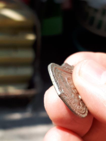เหรียญเสมา หลวงปู่ทวด บล็อกหน้าเลื่อน เนื้อทองแดงชุบนิกเกิ้ล พ.ศ.2511 วัดช้างให้ จ.ปัตตานี ผิวเดิม ๆ เนื้อแห้ง เก่า สภาพสวยมาก สมบูรณ์ ดูง่า รูปที่ 6