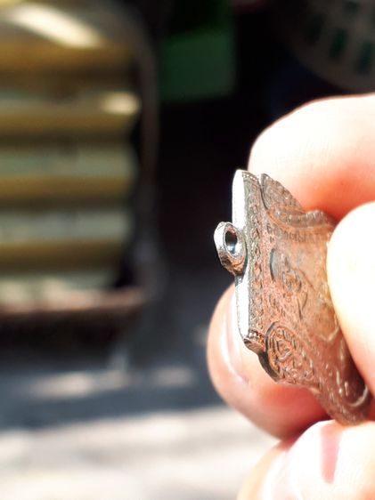 เหรียญเสมา หลวงปู่ทวด บล็อกหน้าเลื่อน เนื้อทองแดงชุบนิกเกิ้ล พ.ศ.2511 วัดช้างให้ จ.ปัตตานี ผิวเดิม ๆ เนื้อแห้ง เก่า สภาพสวยมาก สมบูรณ์ ดูง่า รูปที่ 5