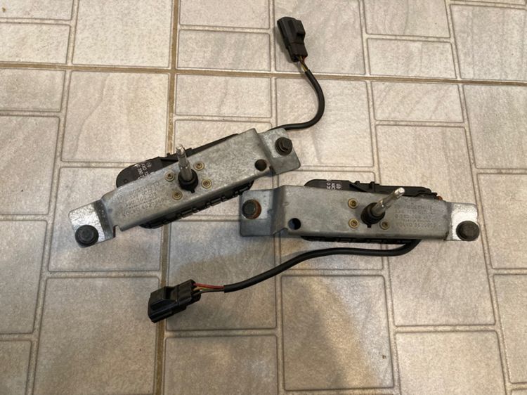 อะไหล่ VOLVO V70 XC70 CrossCountry มอเตอร์ปัดน้ำฝนไฟหน้า S60 V70 XC70 S80 รูปที่ 2