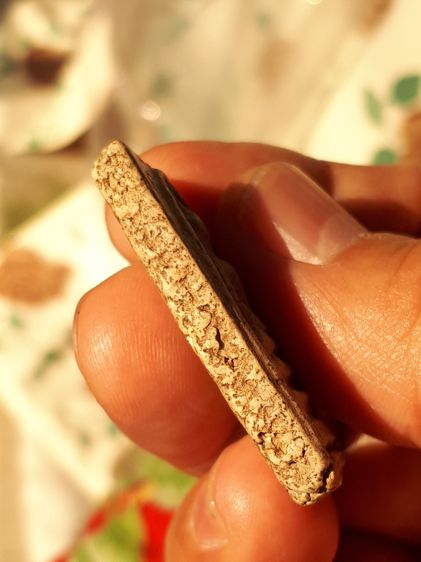 พระสมเด็จ วัดระฆัง พิมพ์ใหญ่ เกศทะลุซุ้ม เนื้อผง พิมพ์คม ชัด หลังสวยมาก ขอบไม่คม เนื้อแห้ง เนื้อหาเข้มข้น เนื้อพรุน ผิวเปิด สวย สมบูรณ์มาก ส รูปที่ 5