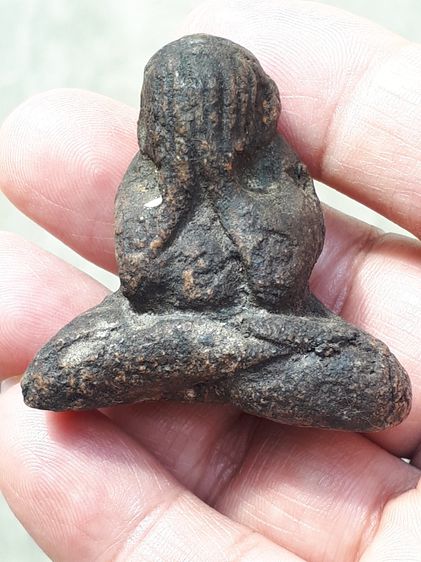 พระปิดตา หลวงพ่อครน วัดบางแซะ ประเทศมาเลเซีย ยุคแรกๆ ปี 2480 หน้าตัก 4 เซนฯ สูง 4 เซนฯ เนื้อผงคลุกรัก ยันต์รอบองค์ สภาพสวย สมบูรณ์ เก่า แท้  รูปที่ 2