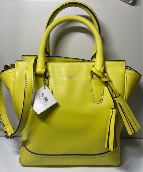 COACH mini ใหม่ไม่เคยใช้  กระเป๋าcrossbody สุดชิค สีหายาก กระเป๋าใหม่ซื้อมาไม่เคยใช้ราคาพิเศษ 7,900 บาท สภาพดี สีlemon รูปที่ 4