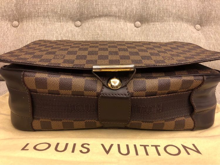 Louis Vuitton Damier Ebene Bastille MM ขายเพียง 18,900 บาท  กระเป๋าสะพายเท่ห์ๆ ราคาชิลๆ ใส่notebookได้ด้วยคะ ใบใหญ่คุ้มมาก รูปที่ 10