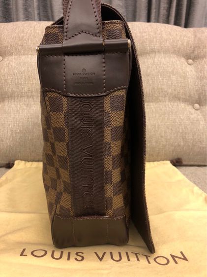 Louis Vuitton Damier Ebene Bastille MM ขายเพียง 18,900 บาท  กระเป๋าสะพายเท่ห์ๆ ราคาชิลๆ ใส่notebookได้ด้วยคะ ใบใหญ่คุ้มมาก รูปที่ 7