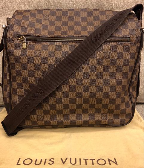 Louis Vuitton Damier Ebene Bastille MM ขายเพียง 18,900 บาท  กระเป๋าสะพายเท่ห์ๆ ราคาชิลๆ ใส่notebookได้ด้วยคะ ใบใหญ่คุ้มมาก รูปที่ 4