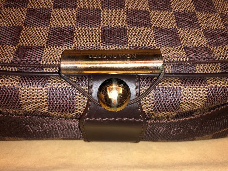 Louis Vuitton Damier Ebene Bastille MM ขายเพียง 18,900 บาท  กระเป๋าสะพายเท่ห์ๆ ราคาชิลๆ ใส่notebookได้ด้วยคะ ใบใหญ่คุ้มมาก รูปที่ 9