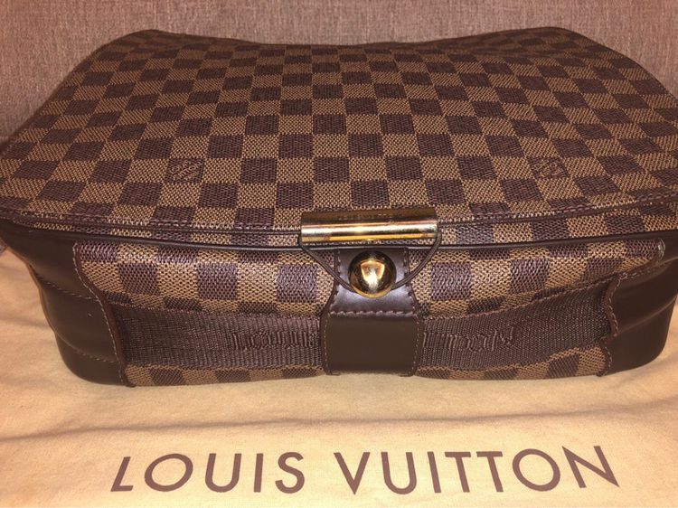 Louis Vuitton Damier Ebene Bastille MM ขายเพียง 18,900 บาท  กระเป๋าสะพายเท่ห์ๆ ราคาชิลๆ ใส่notebookได้ด้วยคะ ใบใหญ่คุ้มมาก รูปที่ 8