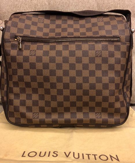 Louis Vuitton Damier Ebene Bastille MM ขายเพียง 18,900 บาท  กระเป๋าสะพายเท่ห์ๆ ราคาชิลๆ ใส่notebookได้ด้วยคะ ใบใหญ่คุ้มมาก รูปที่ 3