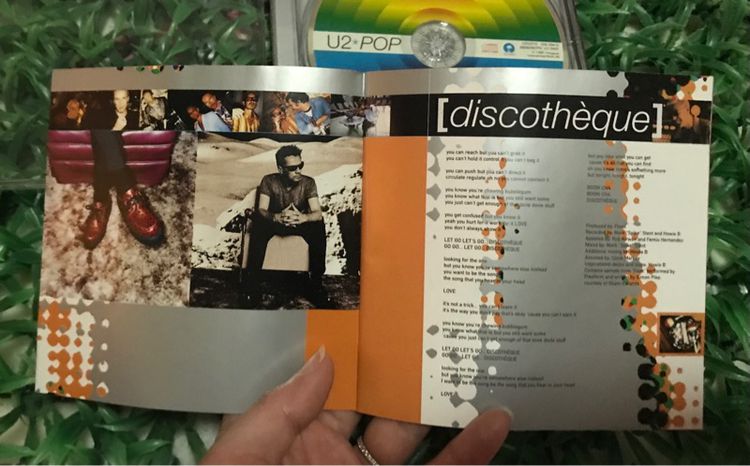 CD ซีดีเพลงสากล สภาพดี หายาก น่าสะสม🎉🎉  U2 PoP  ปกสวยมากกก แผ่นสวย ใครหาอยู่ รีบจักไปน๊าา รูปที่ 3
