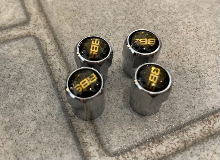 ฝาล้อ BBS ขนาดหน้ากว้าง 68 mm. ขาใน 55 mm. มี 2 แบบครับ รูปที่ 11