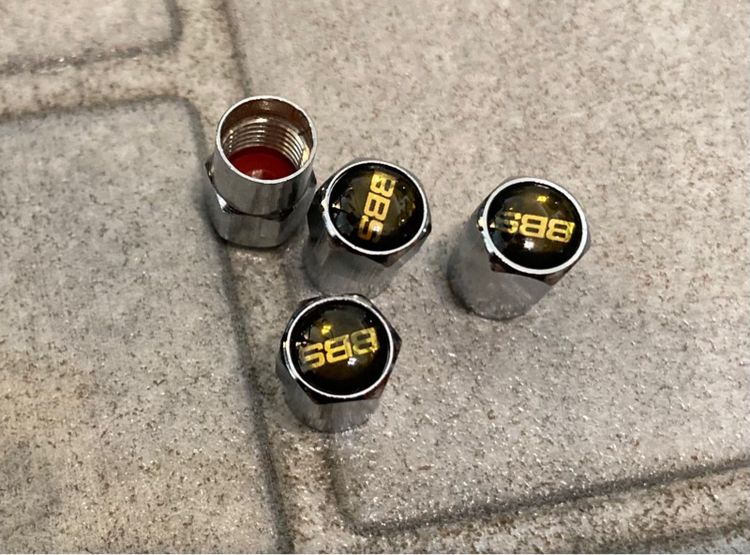 ฝาล้อ BBS ขนาดหน้ากว้าง 68 mm. ขาใน 55 mm. มี 2 แบบครับ รูปที่ 9