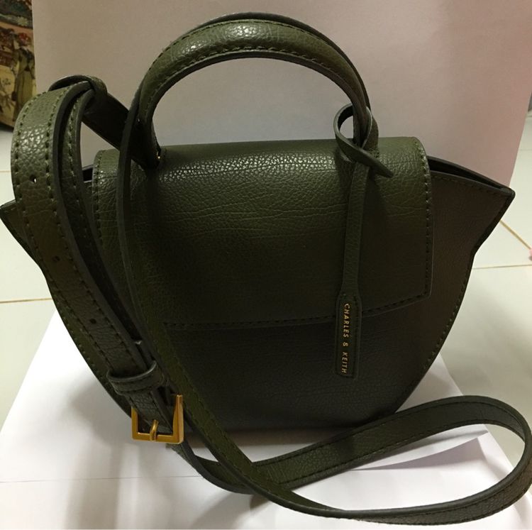 กระเป๋าสะพาย CHARLES KEITH แท้ 💯 รูปที่ 6