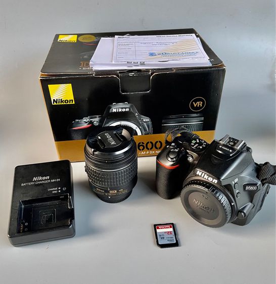 ขาย Nikon D5600  Lens AF P DX 18 55mm VR  อปกศ. สภาพสวยไหม่ ชัตเตอร์ 13938 เมนูไทย อุปกรณ์ครบกล่อง