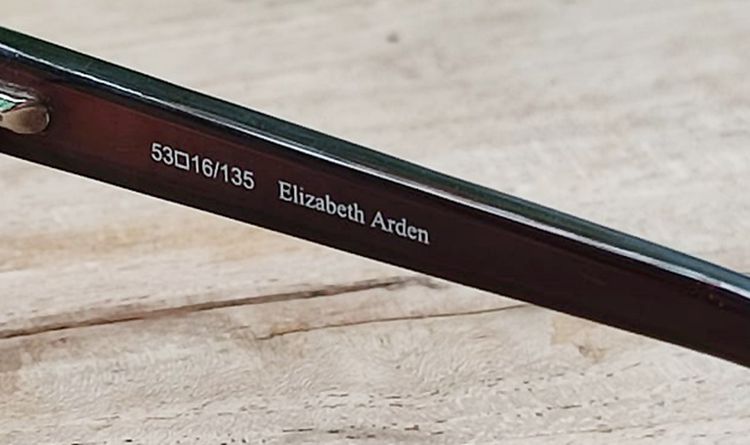 Elizabeth Arden vintage eyeglasses size 53-16-135mm Full Rim กรอบแว่นของแท้มือสอง งานวินเทจหายาก ทรงสวย วัสดุจับแล้วรู้เลยว่ามีราคา รูปที่ 4