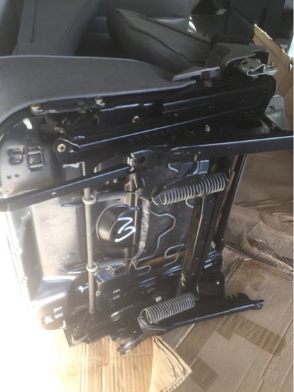 เบาะหนัง Benz 190E W201 หน้าหลัง หม้อพักน้ำ หม้อน้ำ ของแท้ มือสอง , โลโก้ Benz ติดฝาท้าย รูปที่ 7