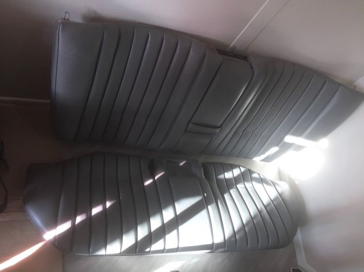 เบาะหนัง Benz 190E W201 หน้าหลัง หม้อพักน้ำ หม้อน้ำ ของแท้ มือสอง , โลโก้ Benz ติดฝาท้าย รูปที่ 4