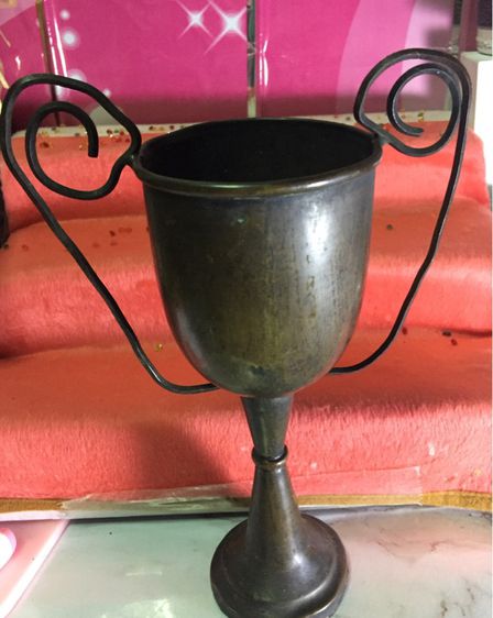 ถ้วยรางวัลทองเหลือง รูปที่ 2