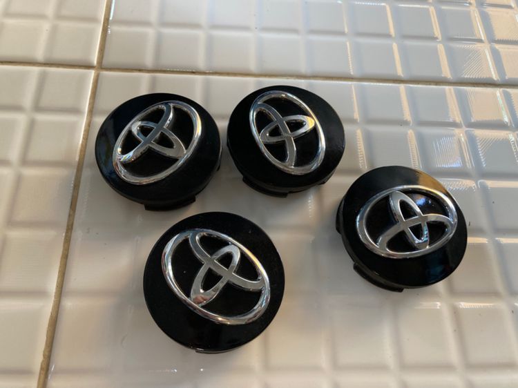 ฝาดุมล้อ TOYOTA สีดำ หน้ากว้าง 62 มิล มือสอง สภาพดี รูปที่ 3
