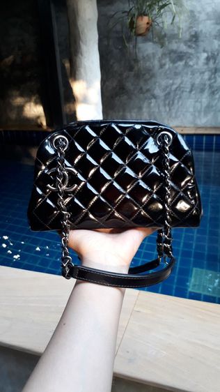 Used Chanel mini patent Mademoiselle Bowler Bag 8" holo15แท้น่ารักมากๆๆค่ะ รูปที่ 4