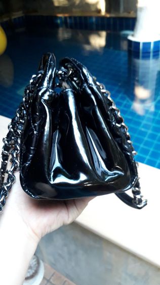 Used Chanel mini patent Mademoiselle Bowler Bag 8" holo15แท้น่ารักมากๆๆค่ะ รูปที่ 6