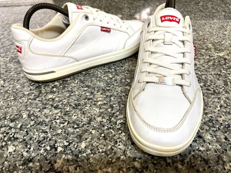 Levi’s White Sneaker เบอร์42