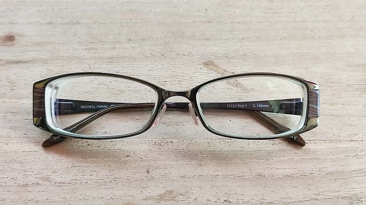 ELLEN TRACY GRENADA Eyeglasses Frame Petite size 52-16-130 mm Brown Matte color กรอแว่นของแท้มือสอง งานดีๆ วัสดุดูมีราคา ขาลายสวย  รูปที่ 7