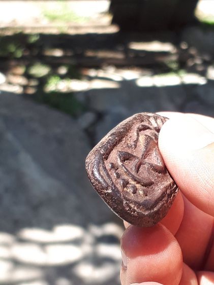 พระลีลาไขว้ หลังเรียบ เนื้อผงยาจินดามณี หลวงปู่เพิ่ม วัดกลางบางแก้ว นครปฐม เนื้อแห้ง เหี่ยว ผิวมัน เดิมๆ พระสภาพสวย สมบูรณ์ เก่า แท้ แปลก หา รูปที่ 7