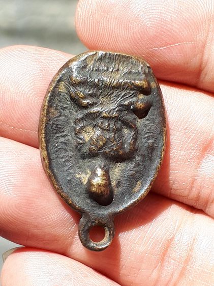 เหรียญไข่ หลวงพ่อไปล่ วัดกำแพง รุ่นแรก ปี 2478 เนื้อฝาบาตร เนื้อเหยี่ยว ย่น สภาพสวยมาก แท้ดูง่าย เก่า เดิมๆ  สร้างน้อย หายาก พุทธคุณสุดยอดทา รูปที่ 8