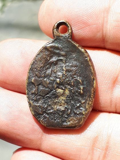 เหรียญไข่ หลวงพ่อไปล่ วัดกำแพง รุ่นแรก ปี 2478 เนื้อฝาบาตร เนื้อเหยี่ยว ย่น สภาพสวยมาก แท้ดูง่าย เก่า เดิมๆ  สร้างน้อย หายาก พุทธคุณสุดยอดทา รูปที่ 4