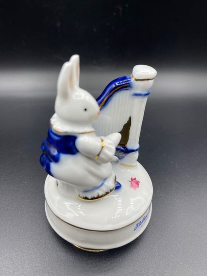 กล่องดนตรีกระต่ายน้อยเล่นดนตรี Blue Velvet  made in Japan  รูปที่ 2