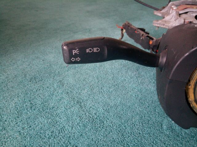 แกนพวงมาลัยพร้อมเคเบิ้ลเรียวและยกเลี้ยว Audi A4 B6 2.0-2.4 ปี 01-05 และ ช่องจุดบุหรี่คอนโซลเบรคมือ สีครีม ตรงรุ่น A4 B6 2.0-2.4 เก่านอกสภาพสวย รูปที่ 3