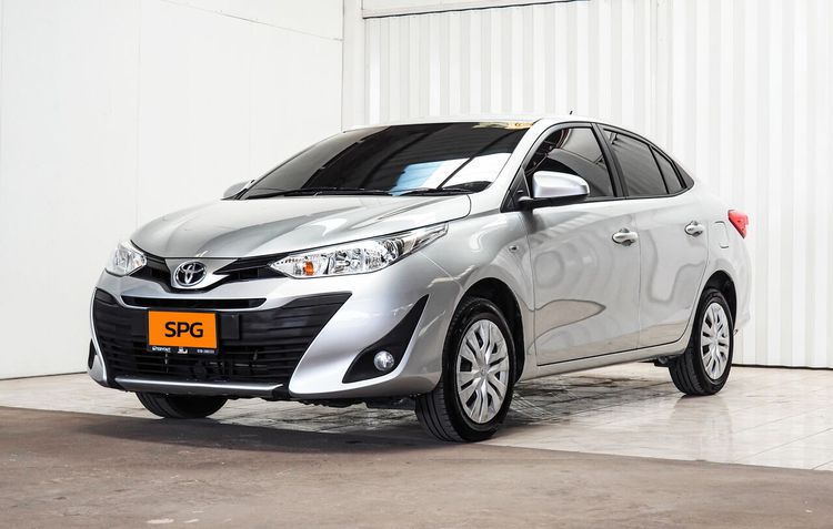 Toyota Yaris ATIV 2019 1.2 J Sedan เบนซิน เกียร์อัตโนมัติ เทา