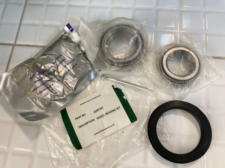 ลูกปืนล้อหน้า น๊อตล้อ Jaguar Daimler XJ40 และ X300 Front Wheel Bearing Kit รุ่น JLM1707 รูปที่ 2