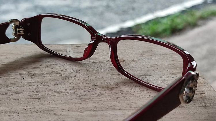 Brighton Balbao Heart eyeglasses size 49-18-140 mm Burgundy Frame กรอบแว่นตาของแท้มือสอง เอาไปเปลี่ยนเลนส์ตามสะดวกครับ สีแดงเบอร์กันดี้ ขาเป รูปที่ 3